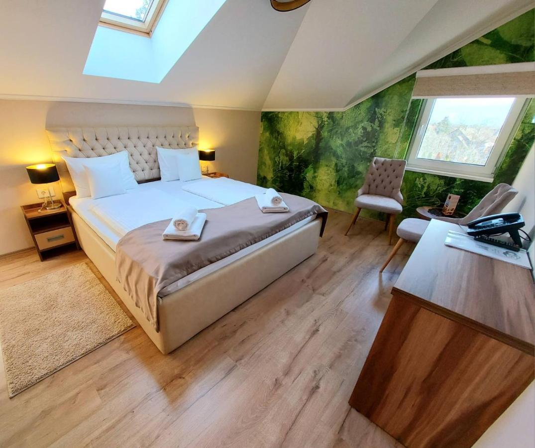 Papuli Rooms 4U Senta Exteriör bild