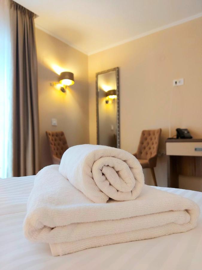 Papuli Rooms 4U Senta Exteriör bild
