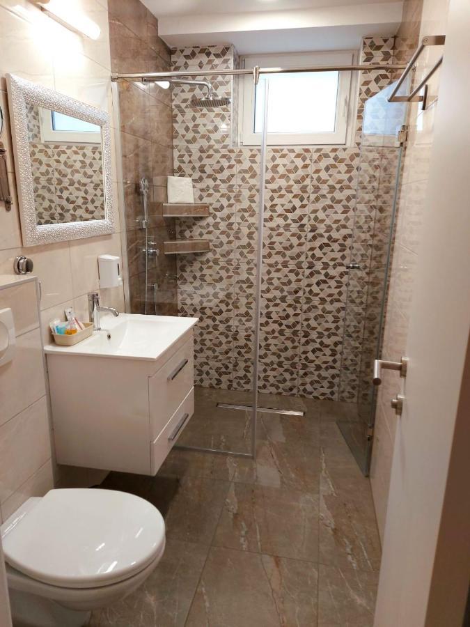 Papuli Rooms 4U Senta Exteriör bild